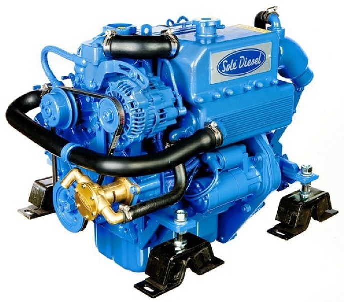 Dieselmotor Sole Mini 62 mit 4 Zylindern 35 PS mit Saildrive Technodrive SeaProp 60 2,15 ohne Polyesterfundament